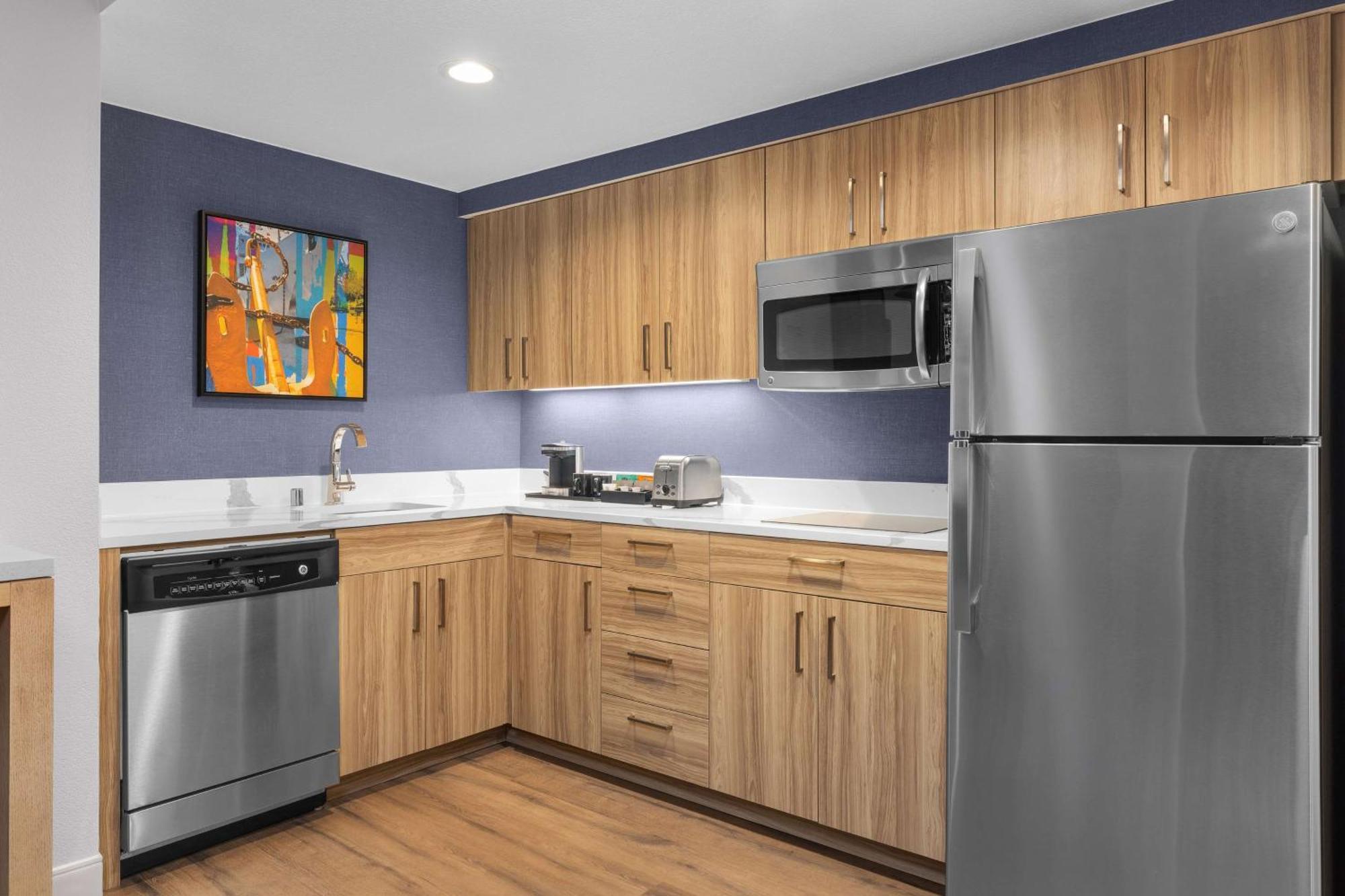 Hotel Homewood By Hilton Airport-liberty Station 3*